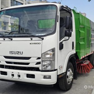 Xe quét đường hút bụi ISUZU 6,5 Khối